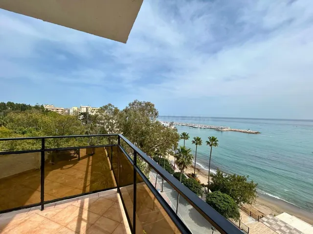 Estudio con vistas al mar en primera línea de playa – Marbel - foto 2