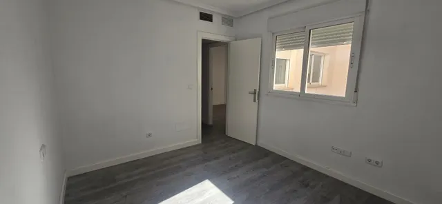Chalet pareado con piscina privada, 4 dormitorios y amplios espacios exteriores en Nuevo San Javier — 20