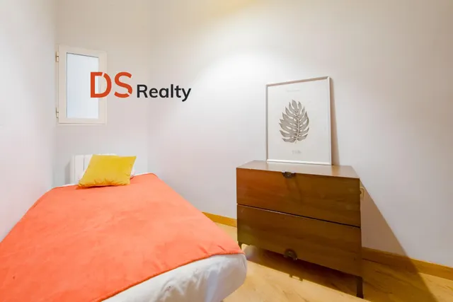 EXCLUSIVA VIVIENDA EXTERIOR Y MUY LUMINOSA CON DOS ESPACIOS INDEPENDIENTES A 30 METROS DE PLAZA DE ESPAÑA — 29