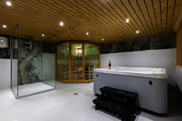 Chalet 4 habitaciones 455m² en venta - Costa Del Sol — 35