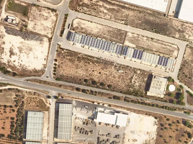 Suelo industrial urbanizado con fachada a la C-51 · 19.255 m2 en Vila-rodona — 9