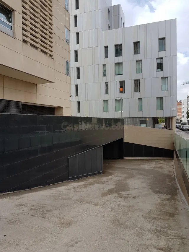 PLAZAS DE APARCAMIENTO, EN VENTA FRENTE AL MAR....... - foto 4