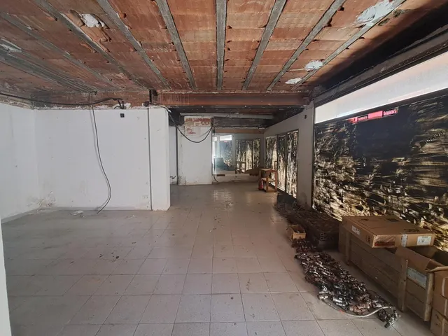 LOCAL EN VENDA BARRIO POBLE SEC — 5