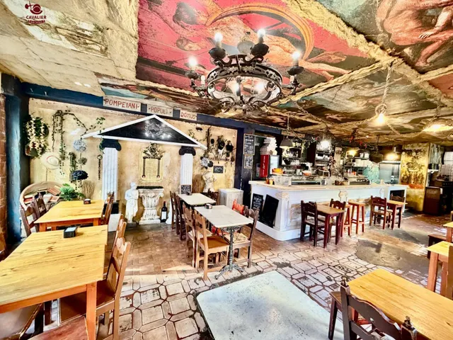 Espectacular Bar Restaurante en el centro urbano con una superficie de 200m2 distribuidos en una planta comercial de 110m2 más almacén de 90m22 — 3