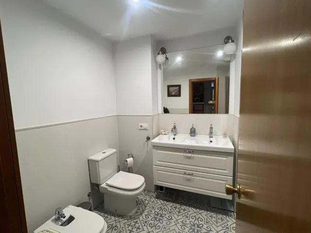 Vivienda con terraza y 4 dormitorios en Santa Clara, urbanización privada con zonas verdes. — 16