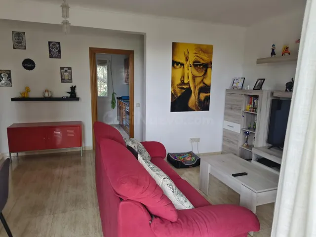 Acogedor Piso en Hospitalet de Llobregat - Ideal para Entrar - foto 2