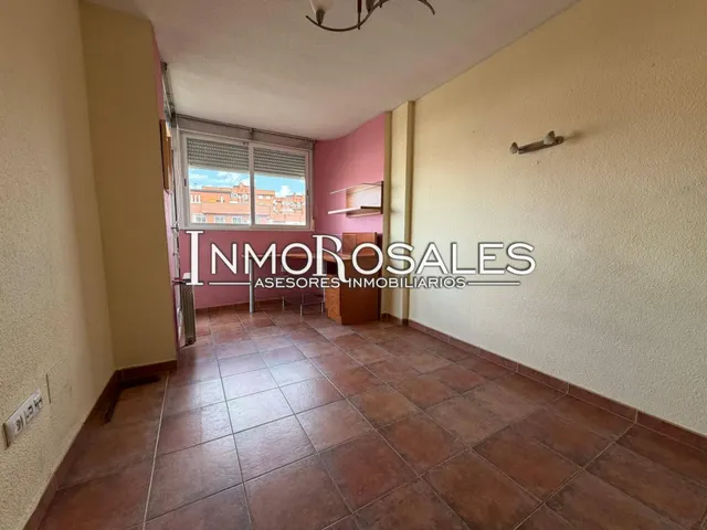 PISO EN VENTA EN AVENIDA DE ROSALES — 8