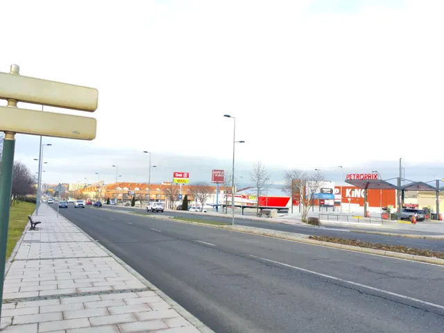 ESPECTACULAR LOCAL ÚNICO AV. JUAN CARLOS I - foto 4