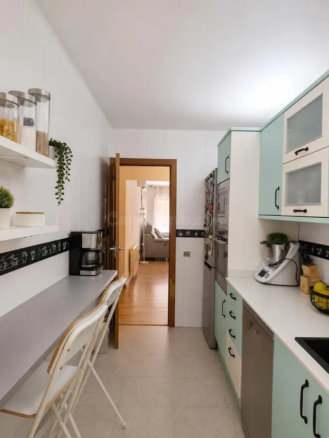Amplio y Moderno Piso de 3 habitaciones con Terraza en Zona  - foto 3