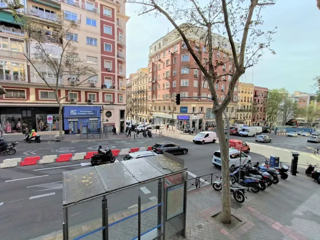 Piso 2 habitaciones 51m² en alquiler - Jerónimos - foto 5