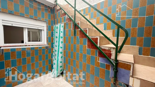 ¡Cerca del puerto! Casa espaciosa y semireformada con gran terraza, toda amueblada — 17