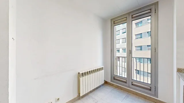 Poblenou: luz natural, dos amplias habitaciones y parking y trastero incluidos en el precio. — 29