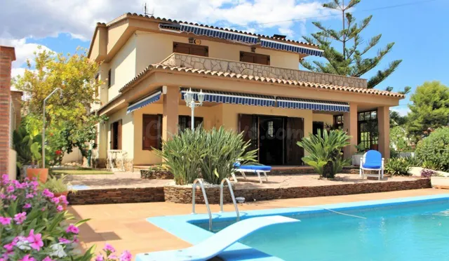 MAGNÍFICA VILLA A CUATRO VIENTOS EN LA EXCLUSIVA ZONA DEL TO