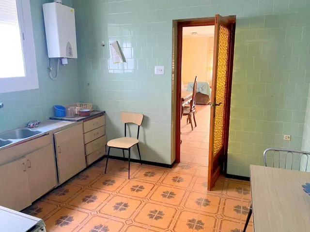 AMPLIA VIVIENDA CON PATIO Y GARAJE — 8