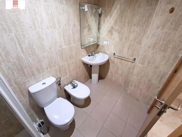 ALQUILER MONTIJO, APARTAMENTO CLIMATIZADO, CON ASCENSOR Y GA - foto 3