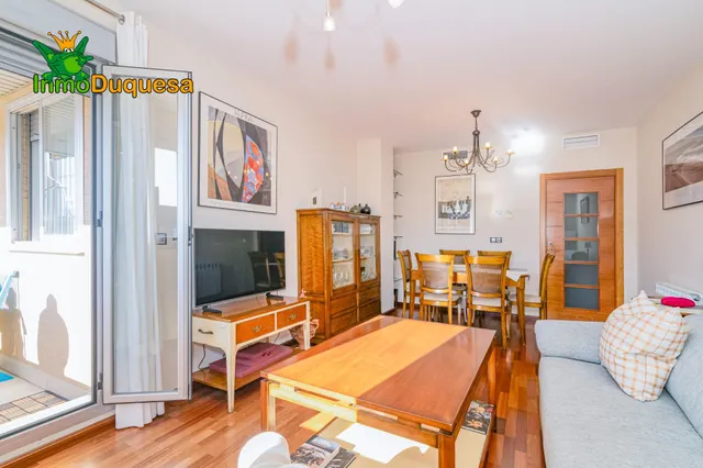 Ático duplex con terraza de 61 m2, plaza de aparcamiento, trastero, piscina comunitaria, padel - PTS. — 21