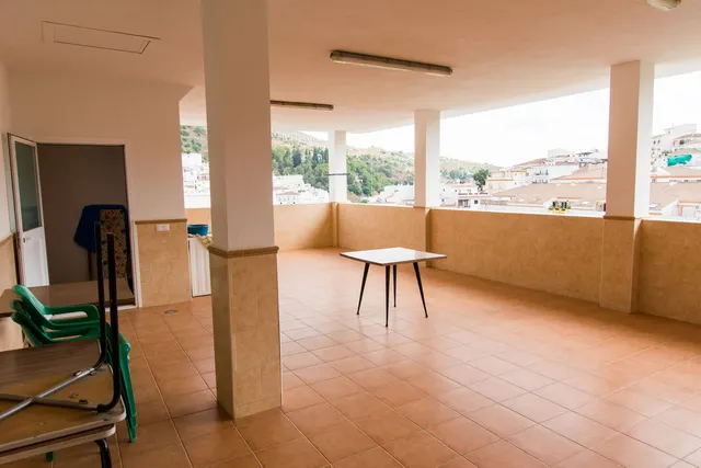 Hotel 33 habitaciones 1350m² en venta - South of spain — 38