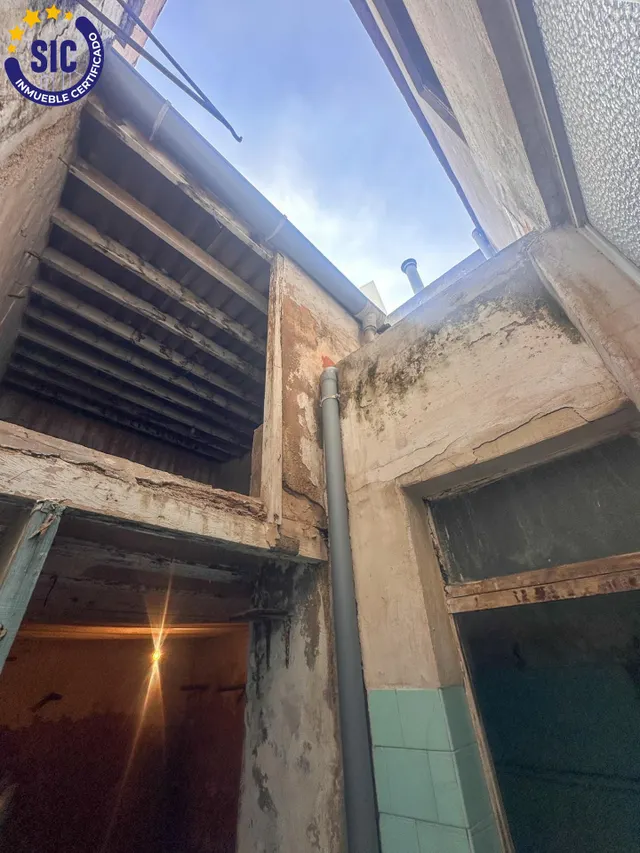 Casa de planta baja y dos alturas en el centro de Castellón, zona Tascas, junto a Fadrell, Borrull ideal para restauración o para vivienda. — 18