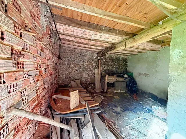 Si quieres vivir en plena naturaleza, esta es tu oportunidaad.Casa pareada para rehabilitar en Malpica , a tan solo 10 minutos del centro de oviedo — 24