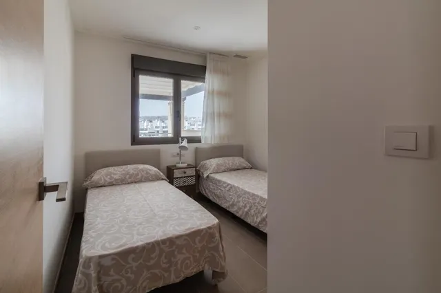 Apartamento 2 Dormitorios y 2 Baños gran terraza con vistas  1ª linea Piscina garaje y trastero — 7