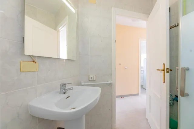 LUMINOSO APARTAMENTO CON VISTAS AL MAR A LA PLAYA DE DAIMÚS. — 15