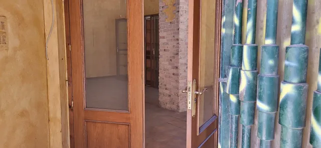 SE VENDE LOCAL COMERCIAL A 2 CALLES, CHAFLÁN EN ARQUITECTO VANDELVIRA. CON MULTITUD DE POSIBILIDADES — 18