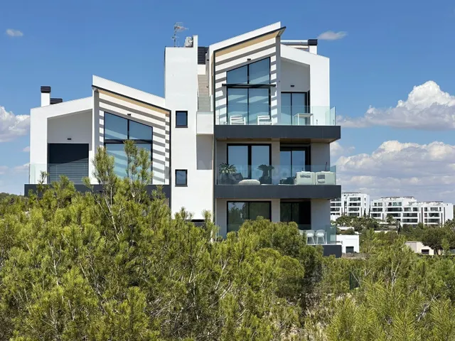 Piso nuevo en venta en Las Colinas Golf Resort. — 3