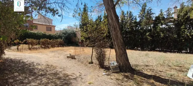 TERRENOS EN C/ ROSENDO GRANADA — 11