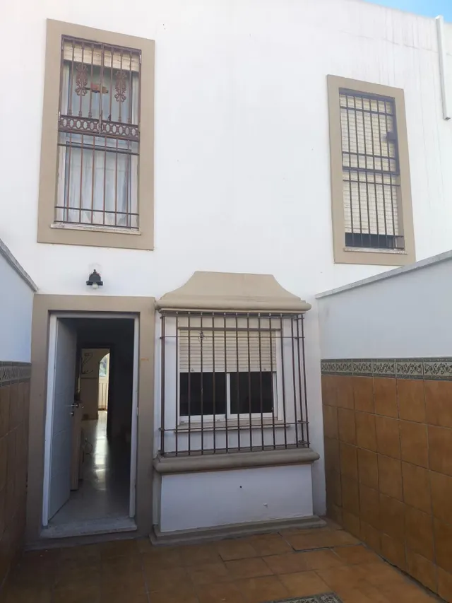 ADOSADO EN SAN BERNABÉ — 10