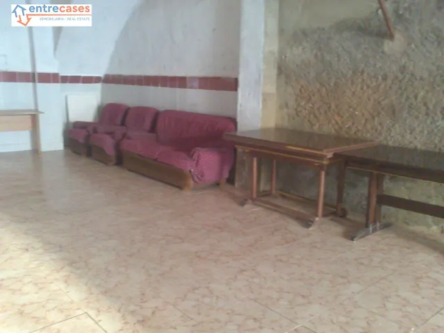 CASA INDEPENDIENTE CENTRO QUART DE LES VALLS — 32