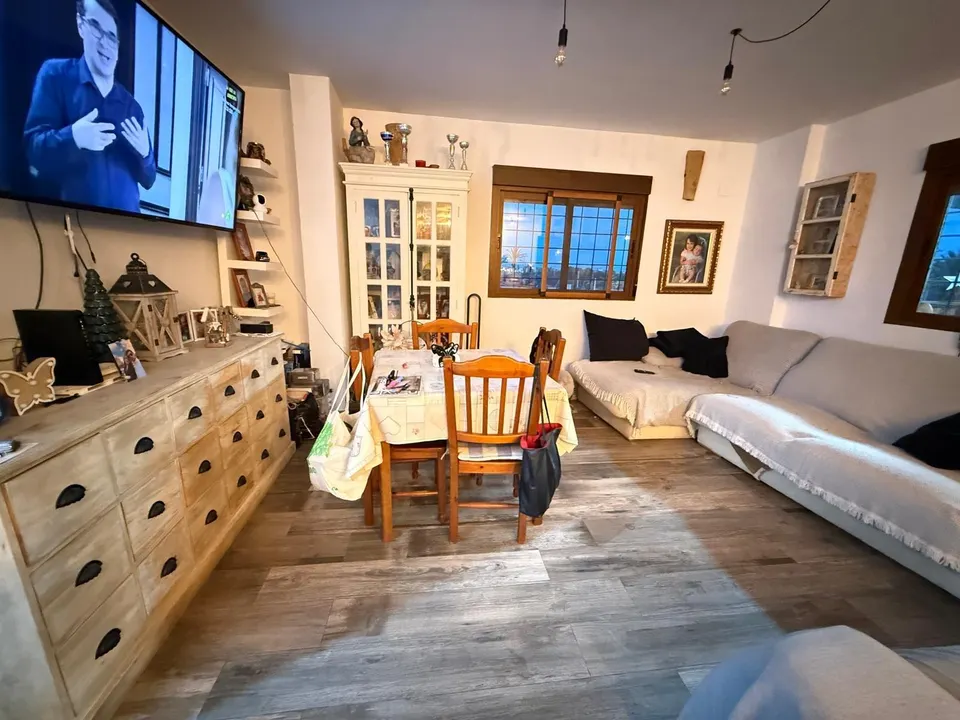 Encantador Chalet Reformado en San Vicente del Raspeig - Ideal para tu Familia