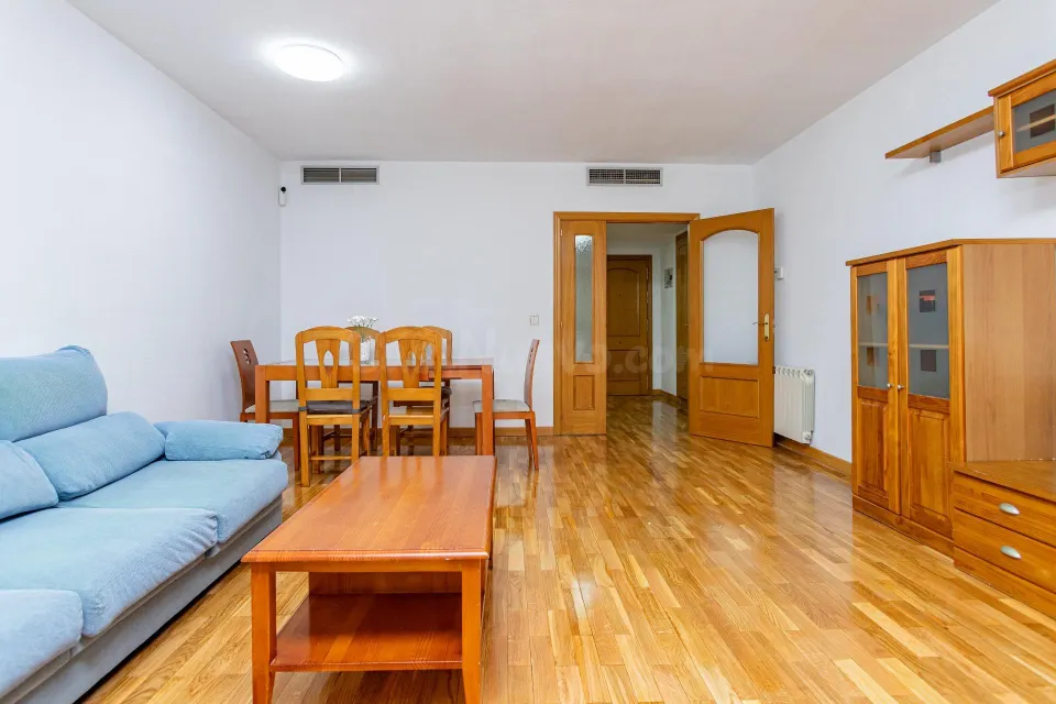 WGI INMOBILIARIA ALQUILA vivienda REFORMADA con PATIO