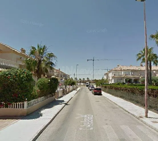 SE VENDE piso OKUPA en C Licenciado Vidriera 17 de Torreviej — 2