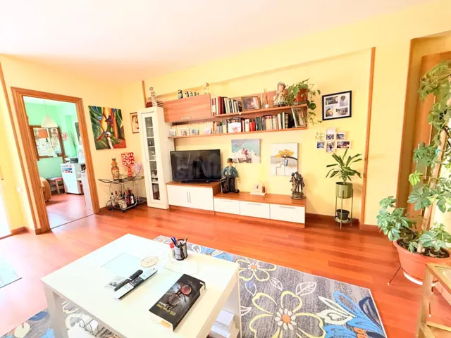 VIVIENDA PARA ENTRAR A VIVIR MUY CÉNTRICA Y A 150 METROS DE 