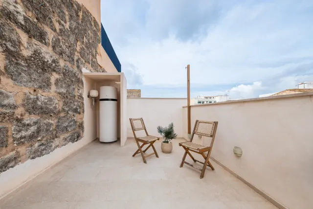 CASA RÚSTICA TOTALMENTE REFORMADA EN EL CENTRO URBANO DE SA POBLA — 28
