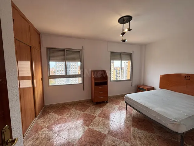 Piso en venta en la zona de Portada Alta-La Barriguilla — 4