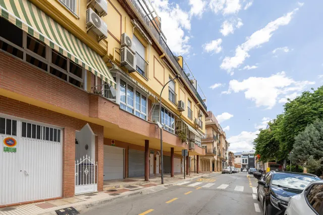 Exclusiva vivienda con gran terraza y múltiples posibilidades frente a Plaza José Zamora en Maracena. — 41