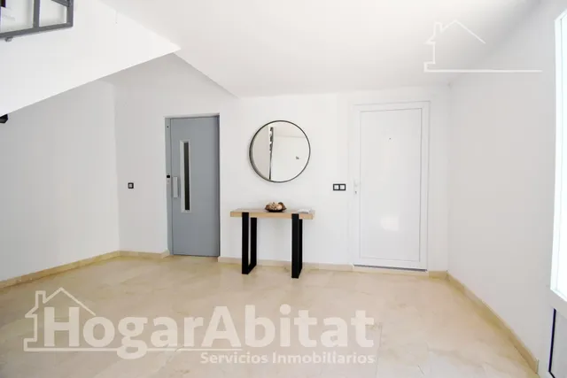 TODO EXTERIOR Y REFORMADO CON TERRAZA Y CON VISTAS AL MAR — 41