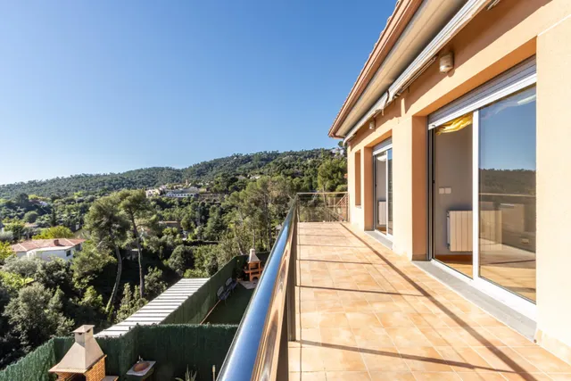 Espectacular Casa en Castellar del Vallès — 39