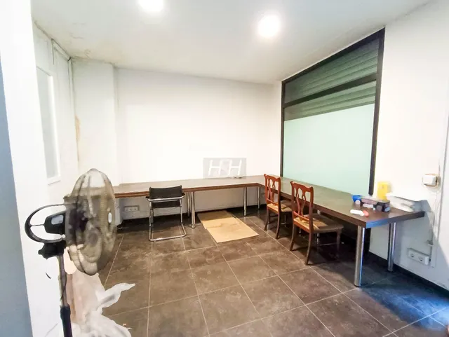 Local comercial amplio en Lauri Volpi. / HH Asesores, Inmobiliaria en Burjassot/ — 8