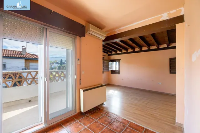 Preciosa casa en Ogíjares con piscina y jardín — 27