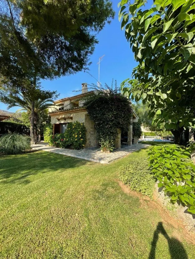 Casa 5 habitaciones 250m² en venta - Los Monasterios-Alfinach — 24