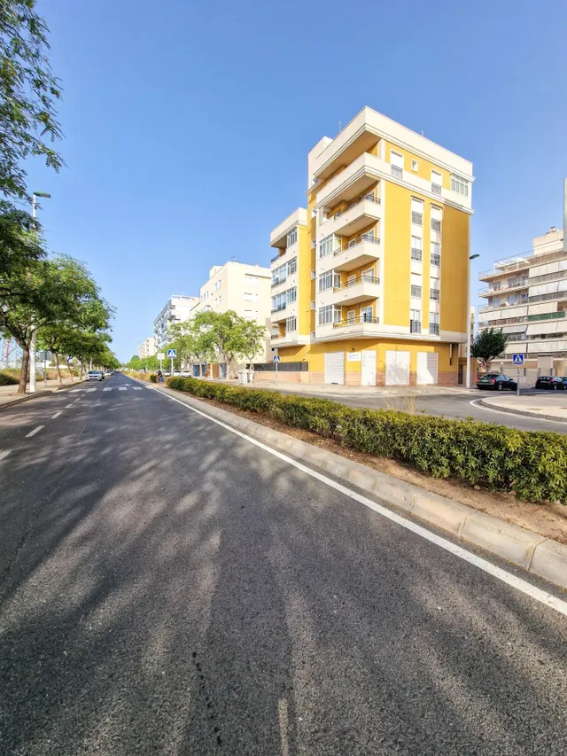 ALQUILER LOCAL COMERCIAL EN LA MEJOR UBICACIÓN DE ALTABIX NUEVO, CON 32m FACHADA Y 9 PERSIANAS A LA CALLE!!! — 25