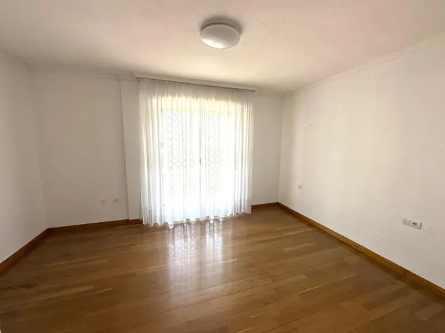 AMPLIO PISO DE 200 M2 EN ALQUILER – GRANADA — 9