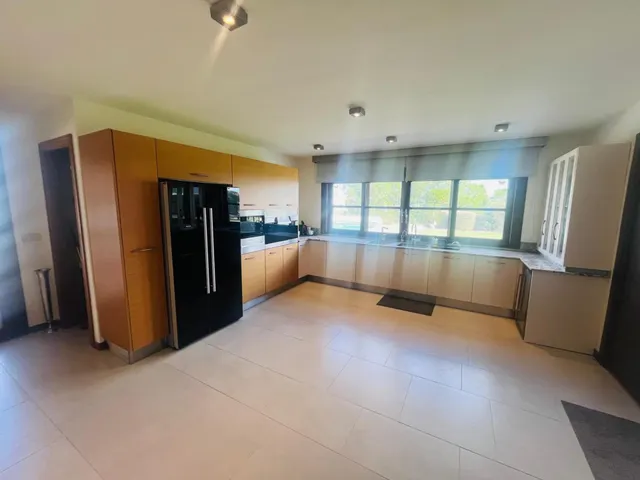 Villa 4 habitaciones 360m² en venta - Jerónimo Y Avileses — 30