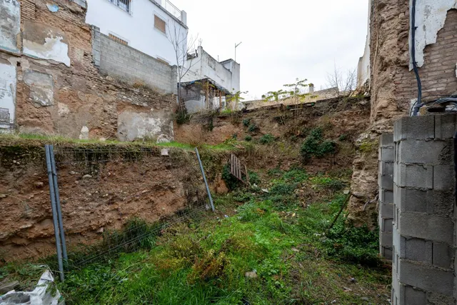 SE VENDE TERRENO URBANO PLURIFAMILIAR ZONA REAL DE CARTUJA Y JARDINES DEL TRIUNFO — 2