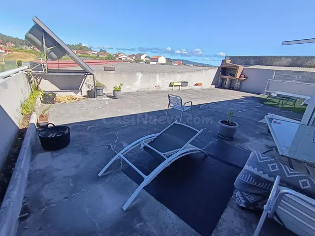 CASA PAREADA EN CAMBADOS con LOCAL COMERCIAL — 4