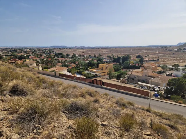 Oportunidad Única en Mutxamel: Parcelas Urbanas con Vistas Espectaculares — 4