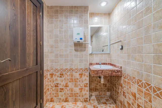 Se traspasa negocio de hosteleria en funcionamiento 12.000€ — 26