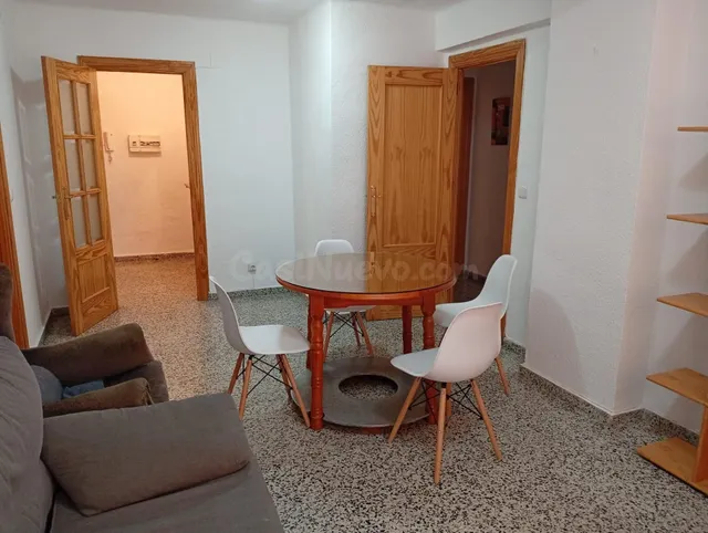 ¡Piso Ideal para Estudiantes junto a la Parada de Metro Villarejo! ref: DLR280 — 3